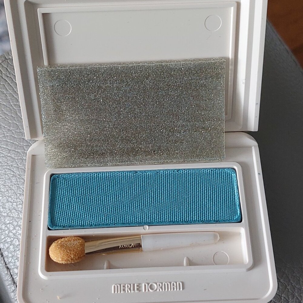 vintage unused Merle Norman Cosmetics, Tahiti Blue silky shadow